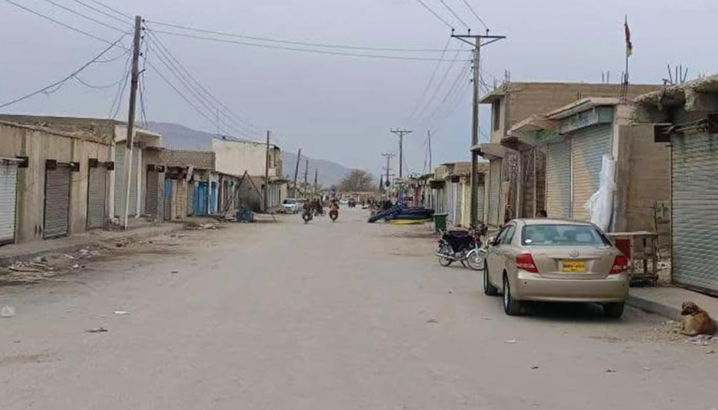 قلات آن پد سوراب ئٹی ہم کرفیو خلنگا، دکان آک بند کرفنگار
